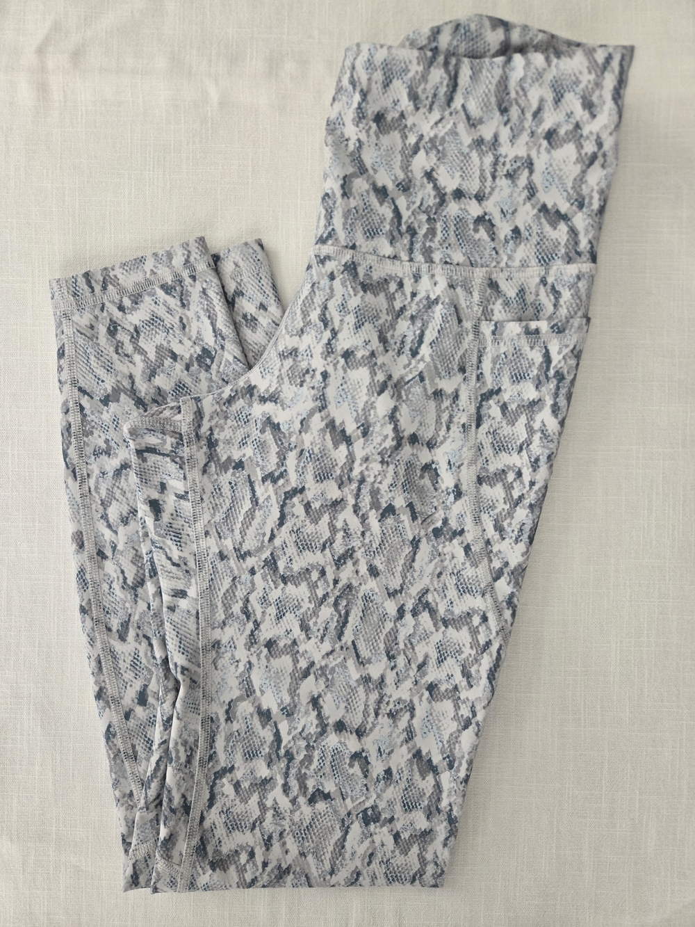 Snake-Print High-Waist Leggings in Light Gray Blue - Old Navy